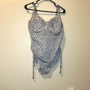 Black and white print bathing suit